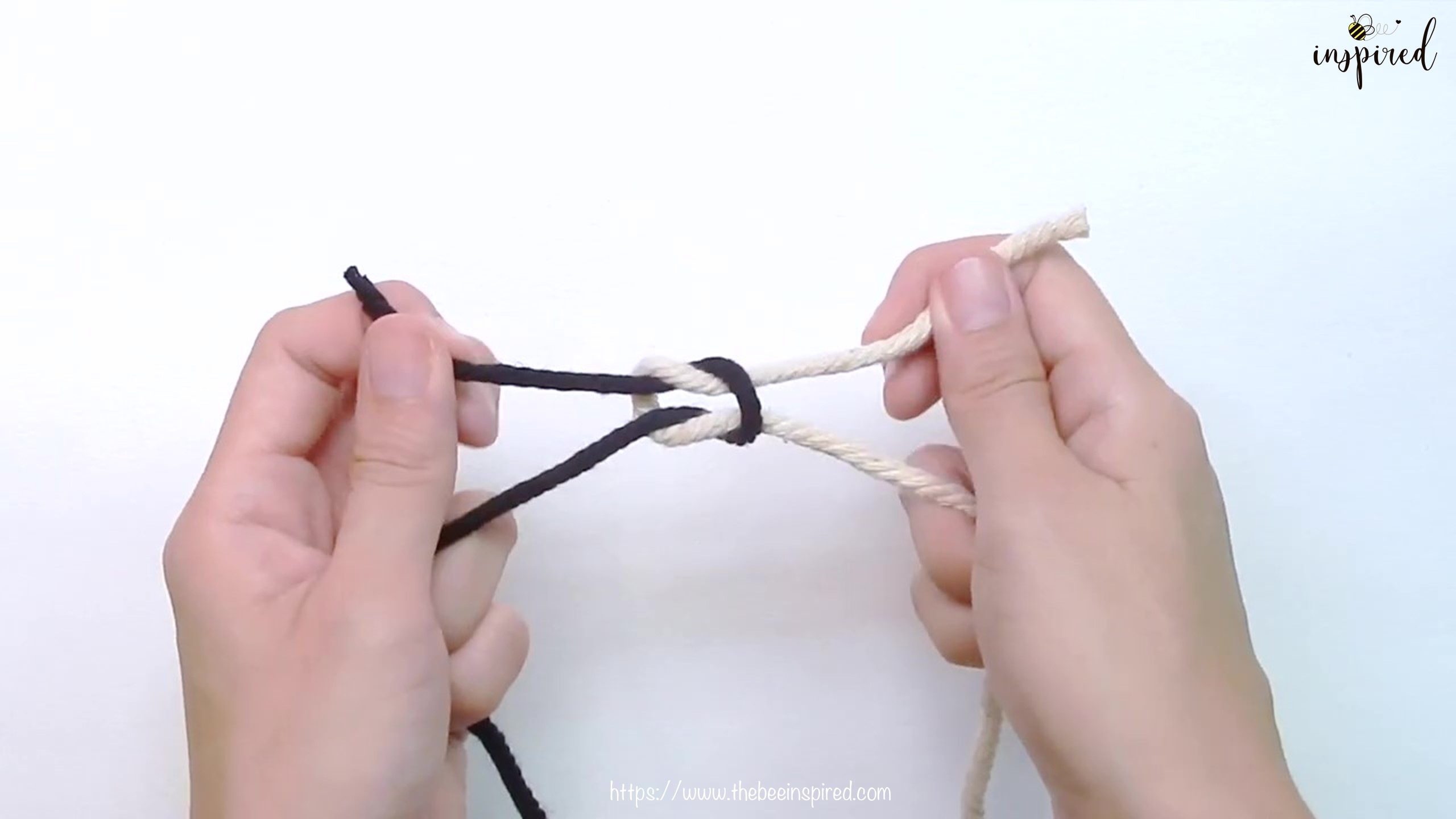 How to Tie a Stretch Cord_4