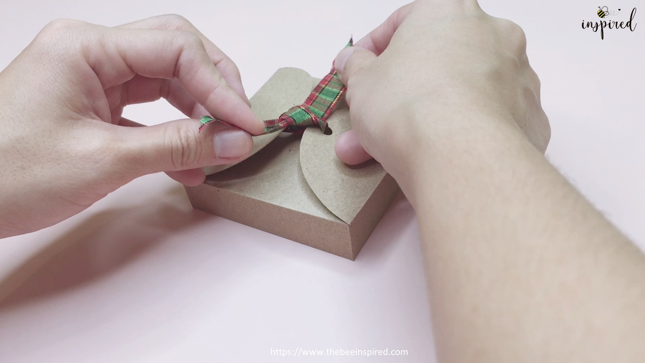 DIY Curve Top Paper Gift Box Packaging_21