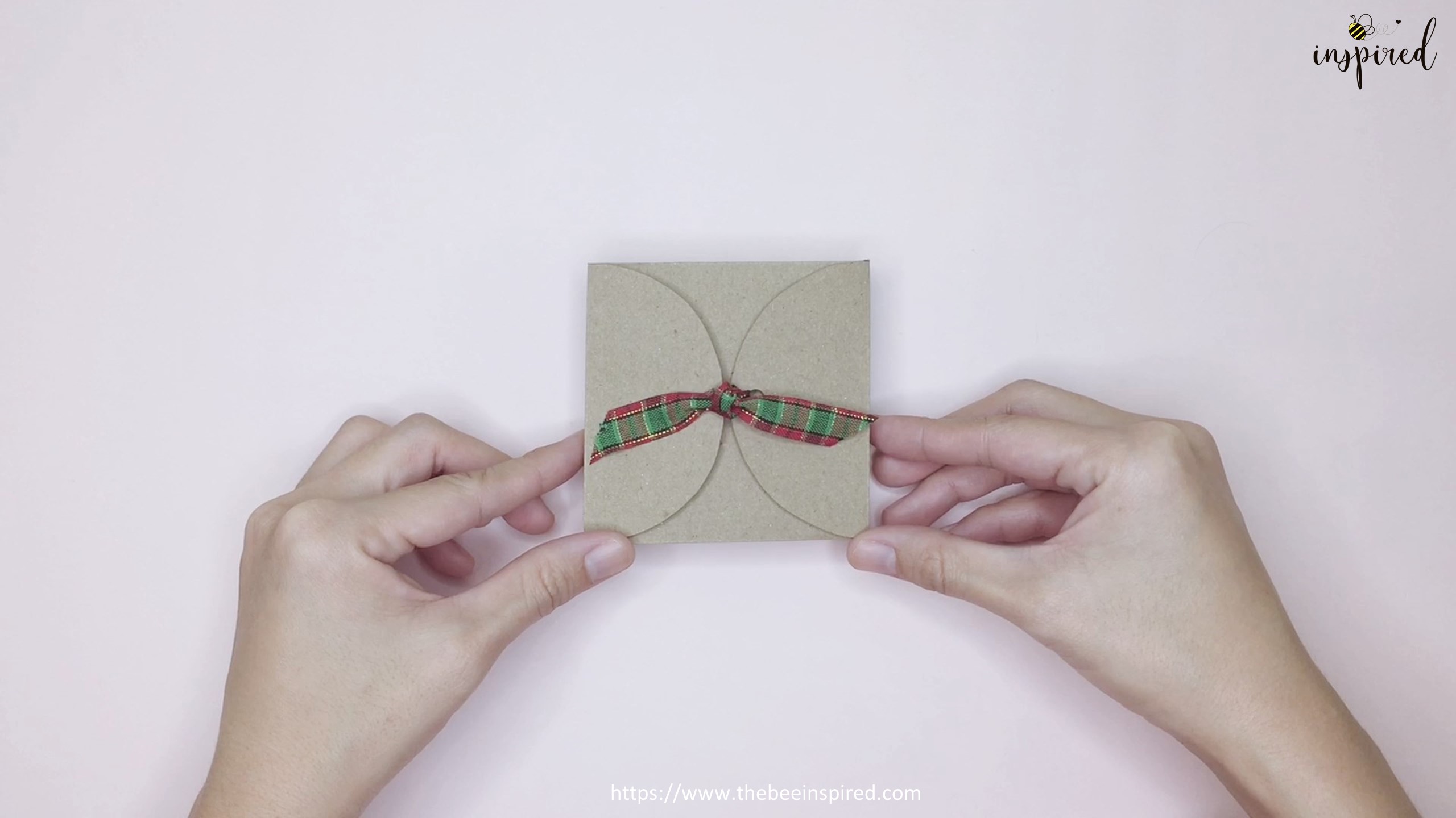 DIY Curve Top Paper Gift Box Packaging_22