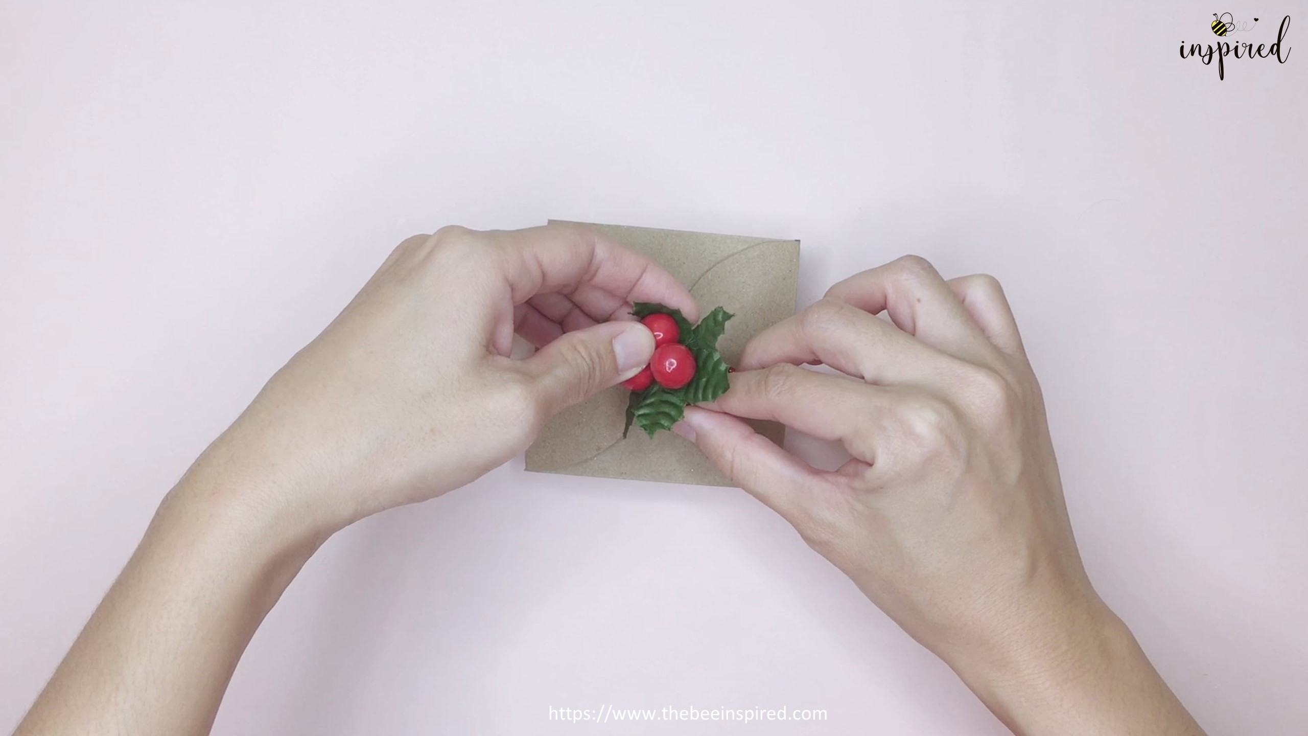 DIY Curve Top Paper Gift Box Packaging_24