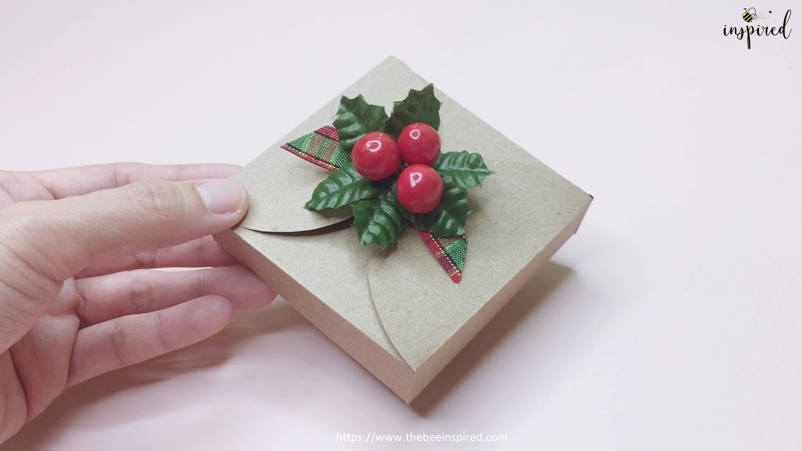 DIY Curve Top Paper Gift Box Packaging_25
