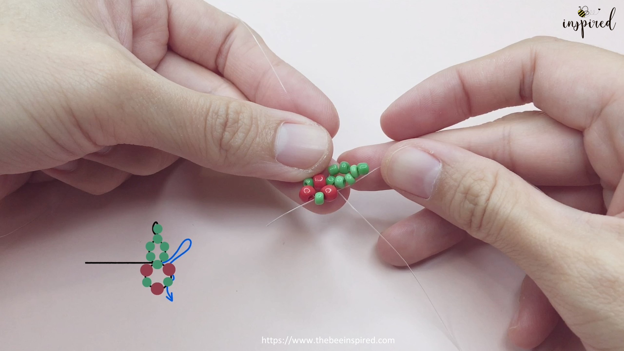How to Make Mistletoe Beaded Ring for Christmas_12
