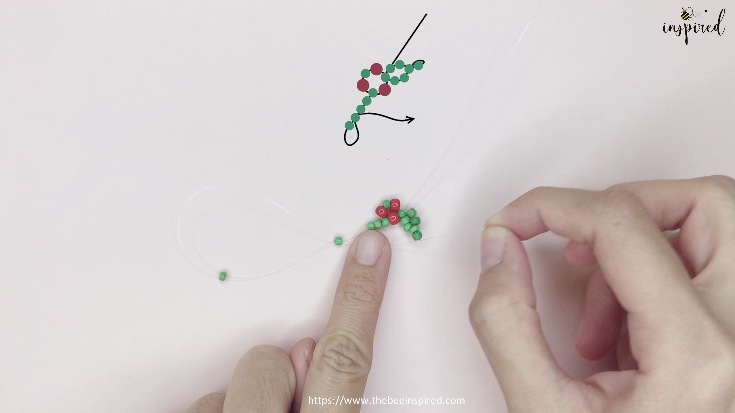 How to Make Mistletoe Beaded Ring for Christmas_14
