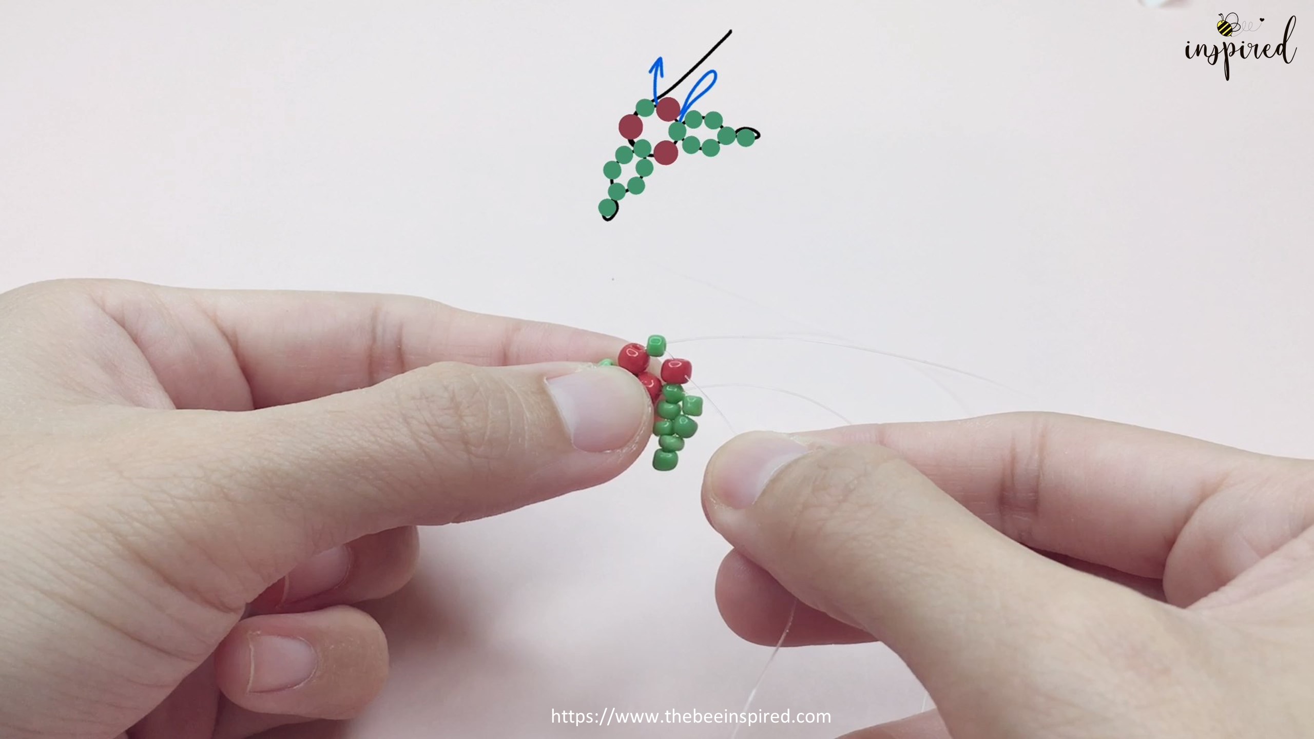 How to Make Mistletoe Beaded Ring for Christmas_20