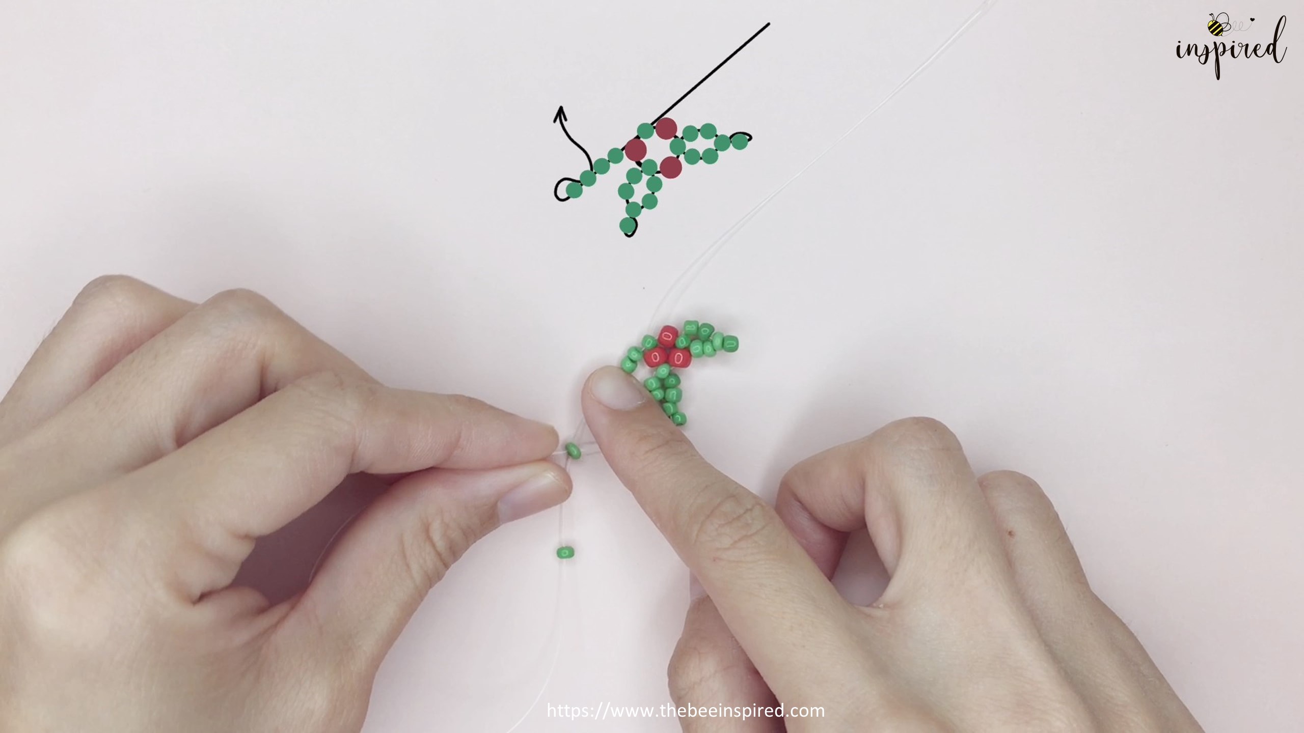 How to Make Mistletoe Beaded Ring for Christmas_24
