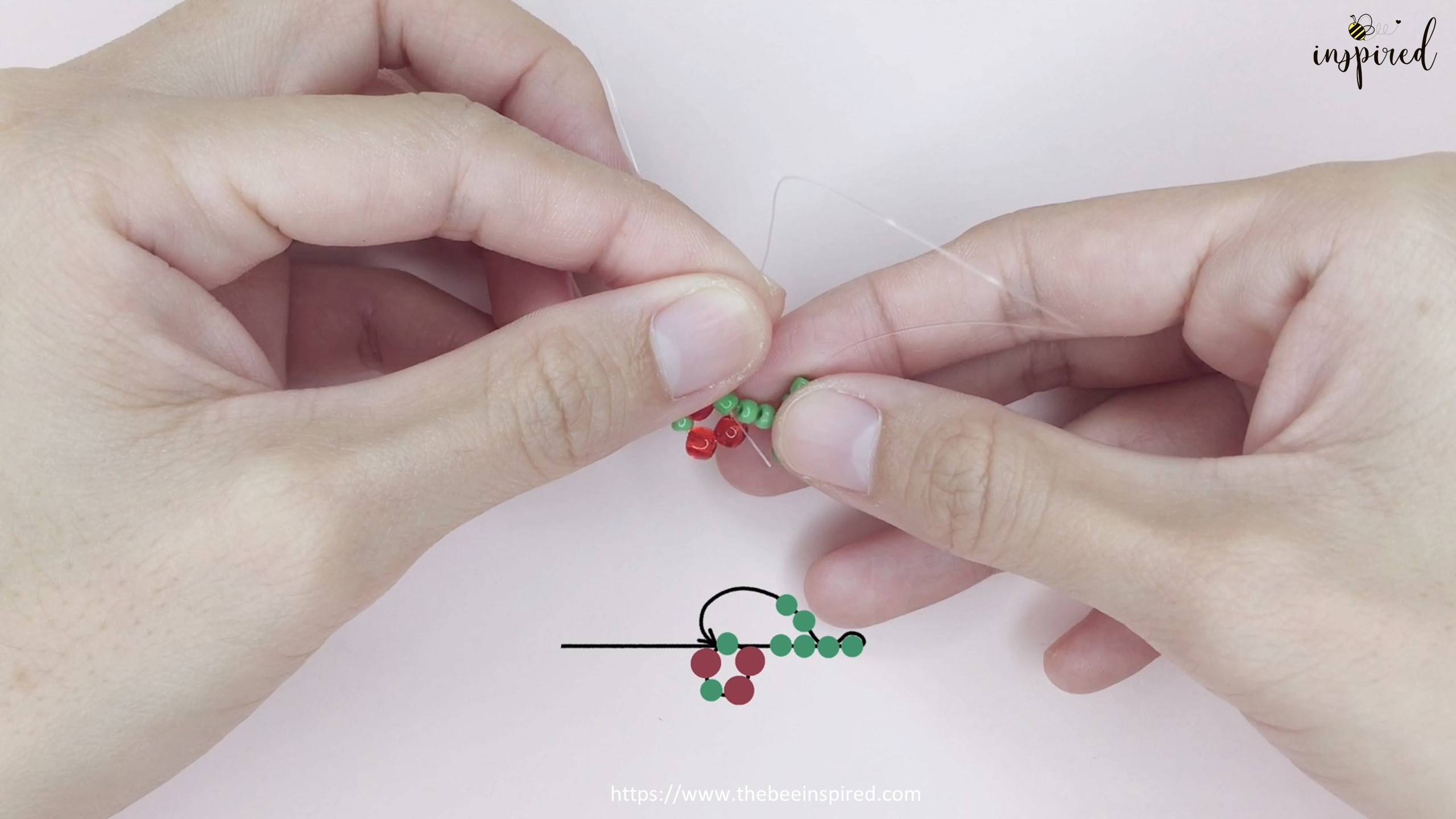 How to Make Mistletoe (2 Leaves) Beaded Ring for Christmas_10
