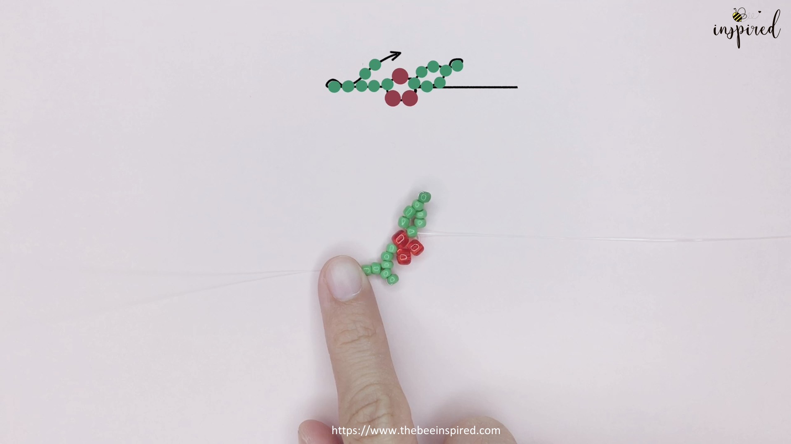 How to Make Mistletoe (2 Leaves) Beaded Ring for Christmas_19