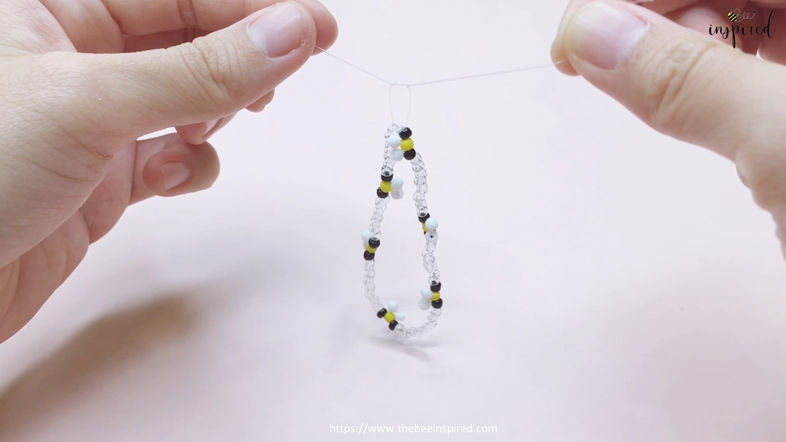 How to Make Bee Beaded Bracelet Jewelry_11