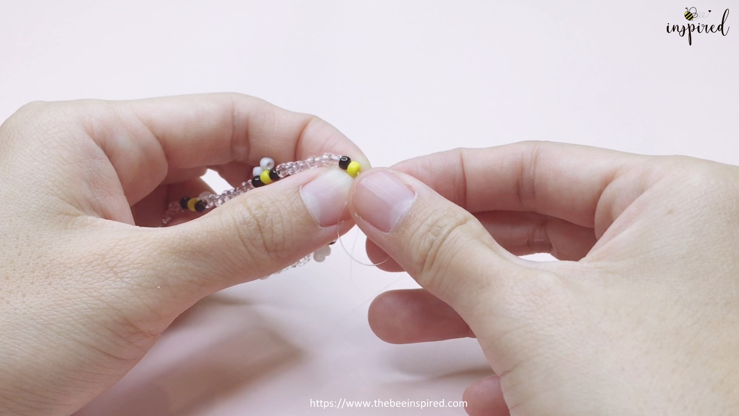 How to Make Bee Beaded Bracelet Jewelry_13