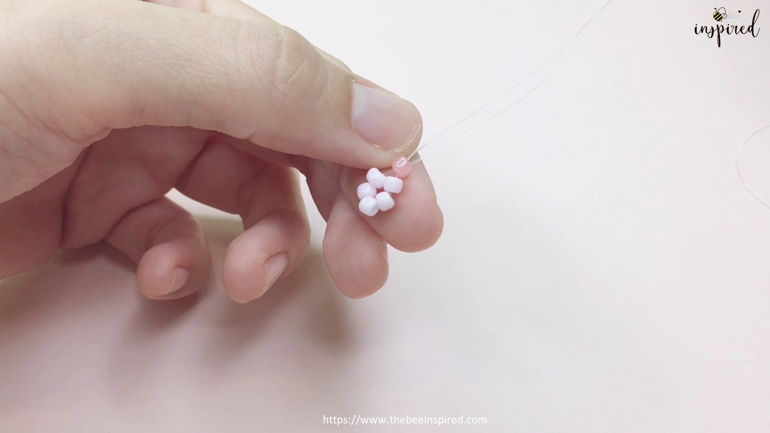 How to Make Daisy Flower Beaded Bracelet Jewelry_5