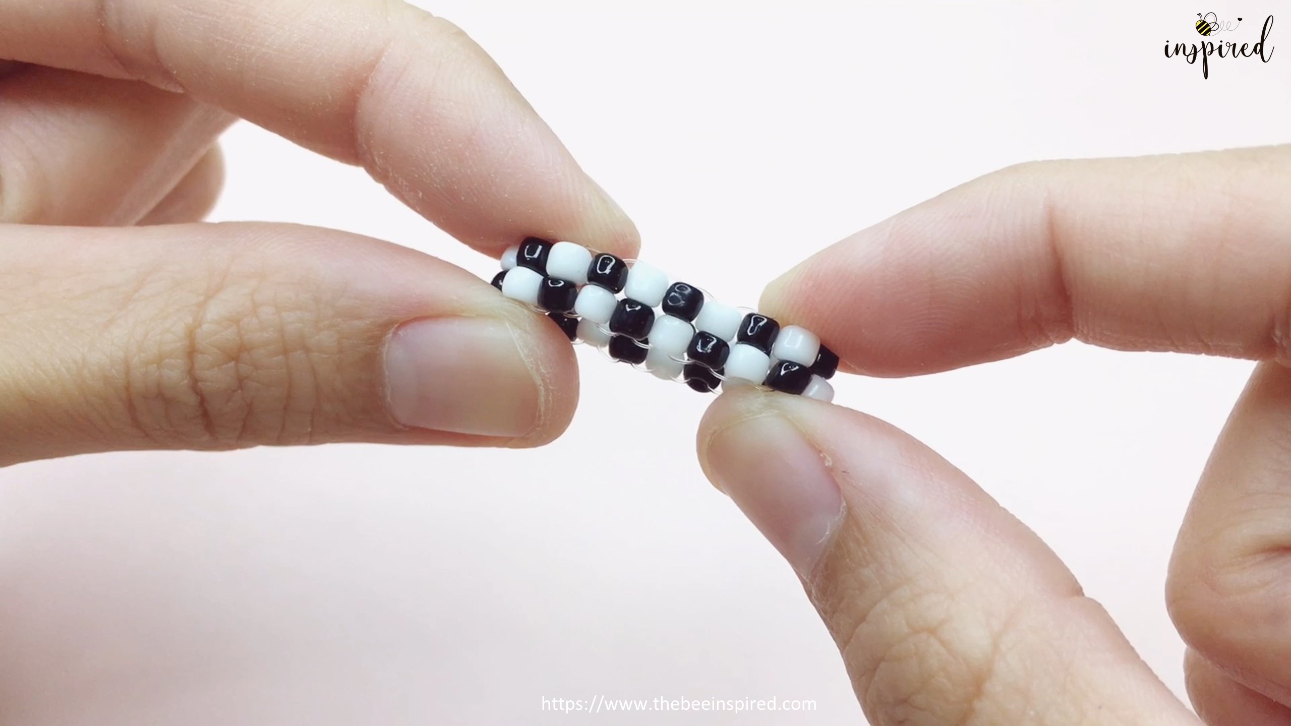 How to Make Checker Beaded Ring_16