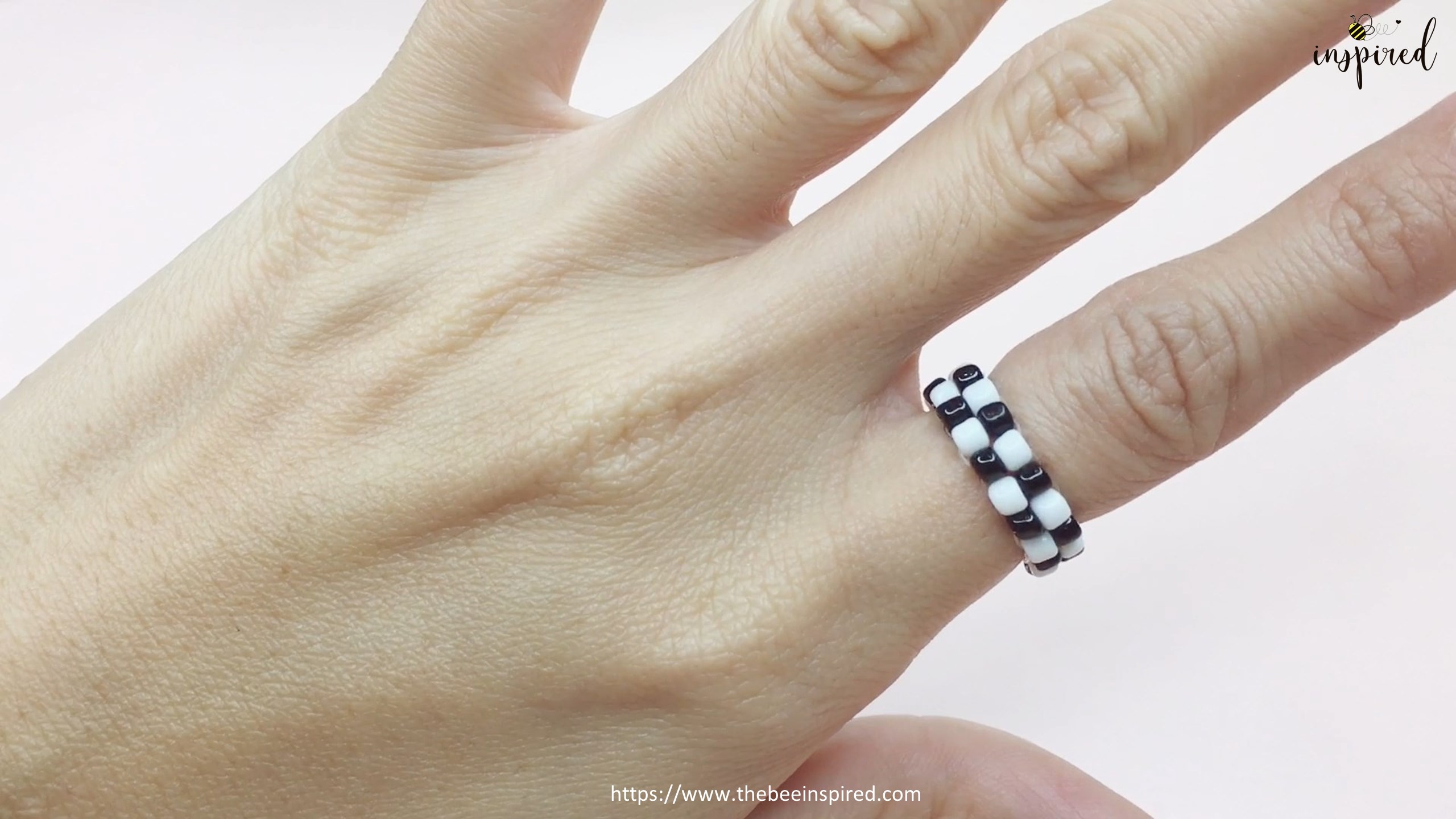 How to Make Checker Beaded Ring_17