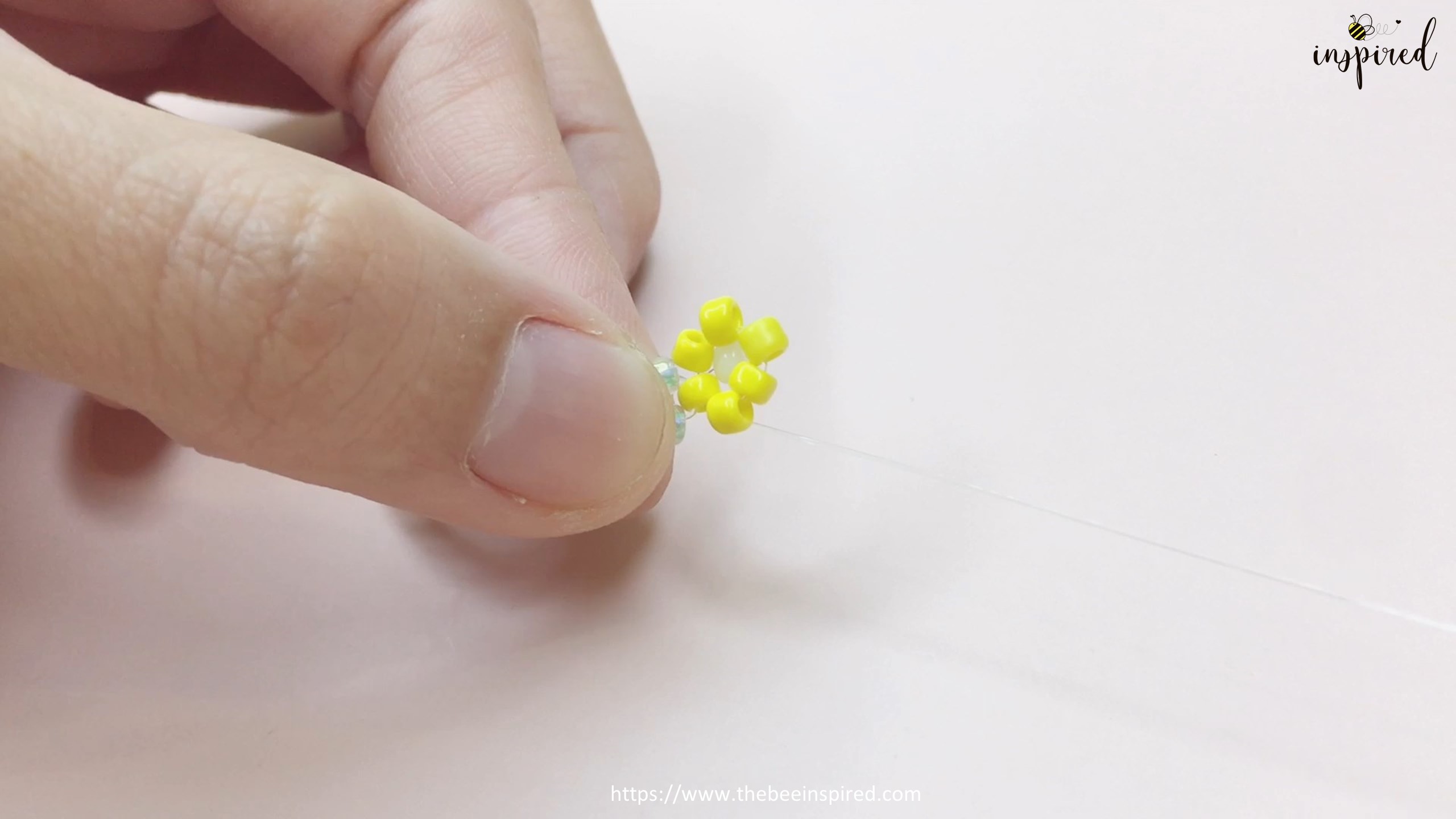How to Make Daisy Flower Beaded Bracelet_19