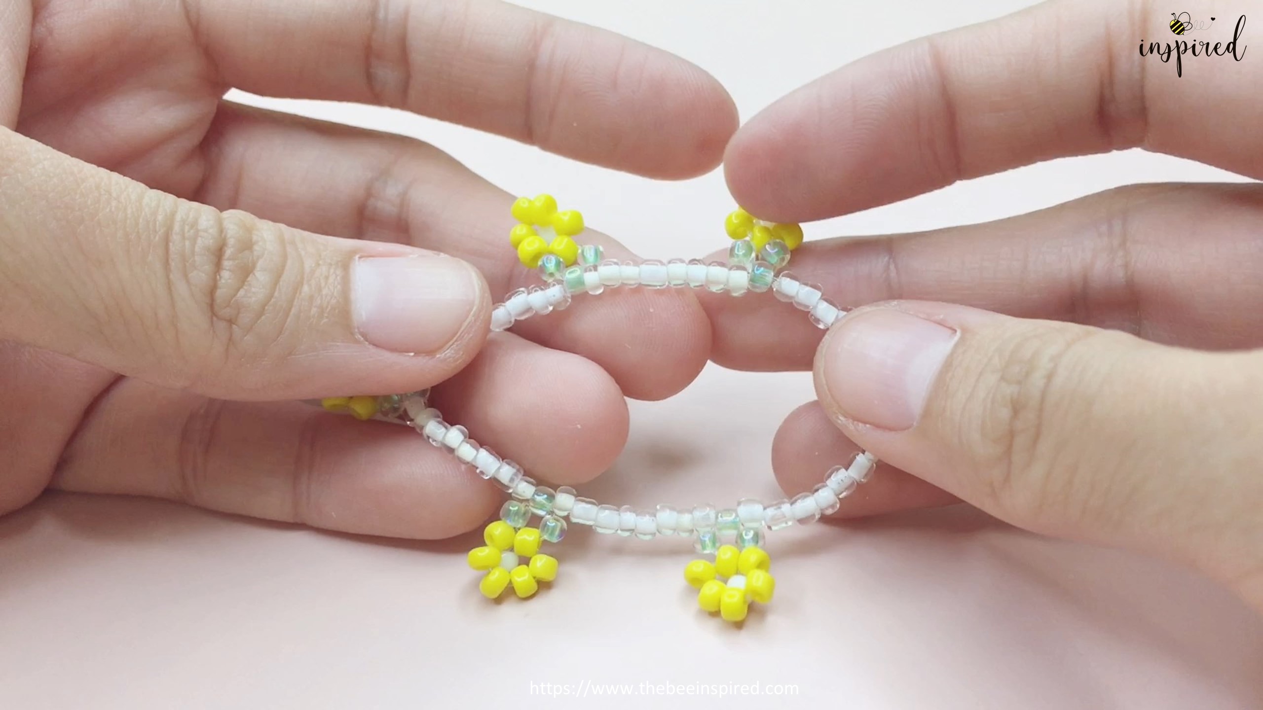 How to Make Daisy Flower Beaded Bracelet_27