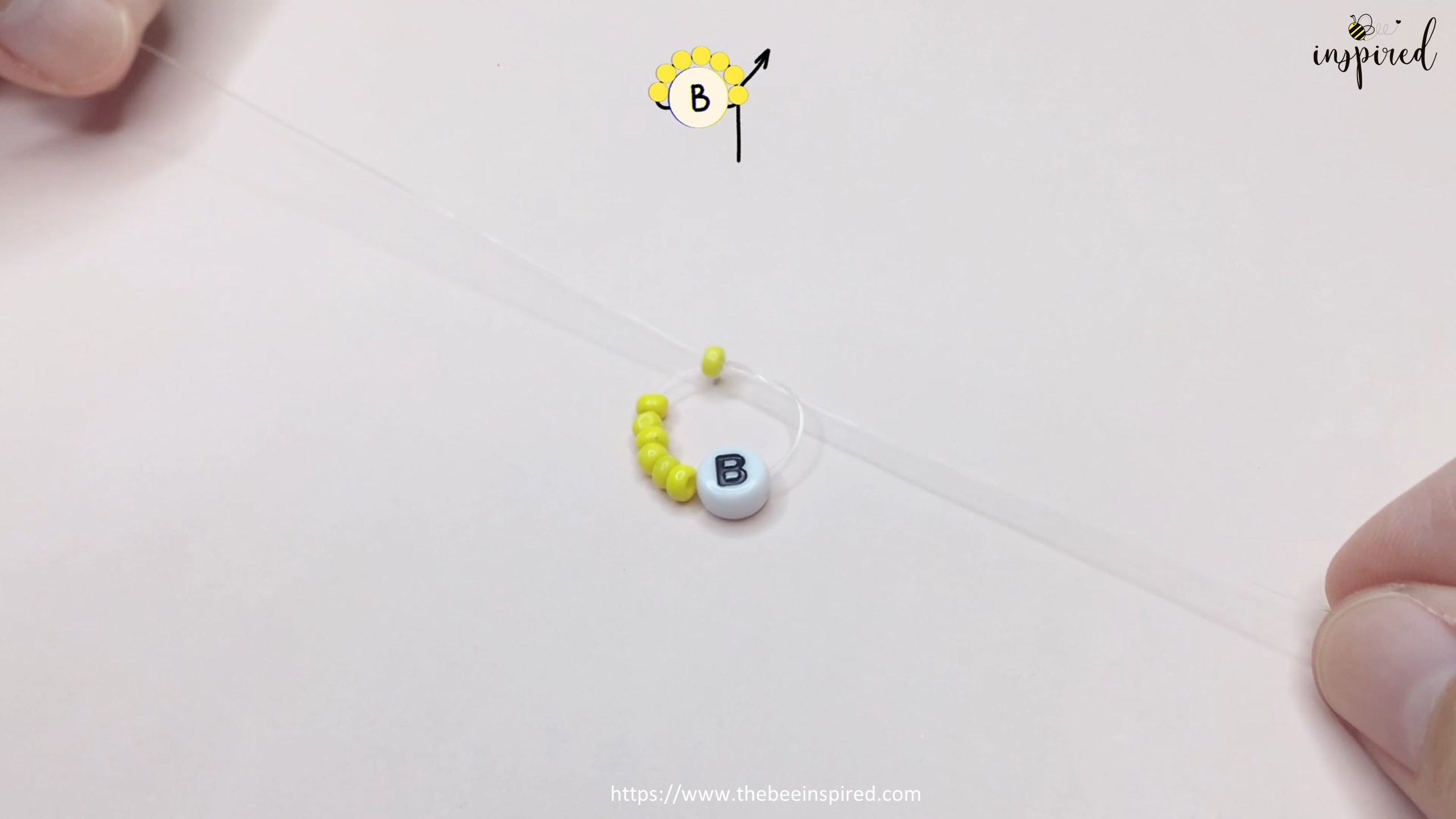 How to Make Flower Letter Beaded Bracelet_2