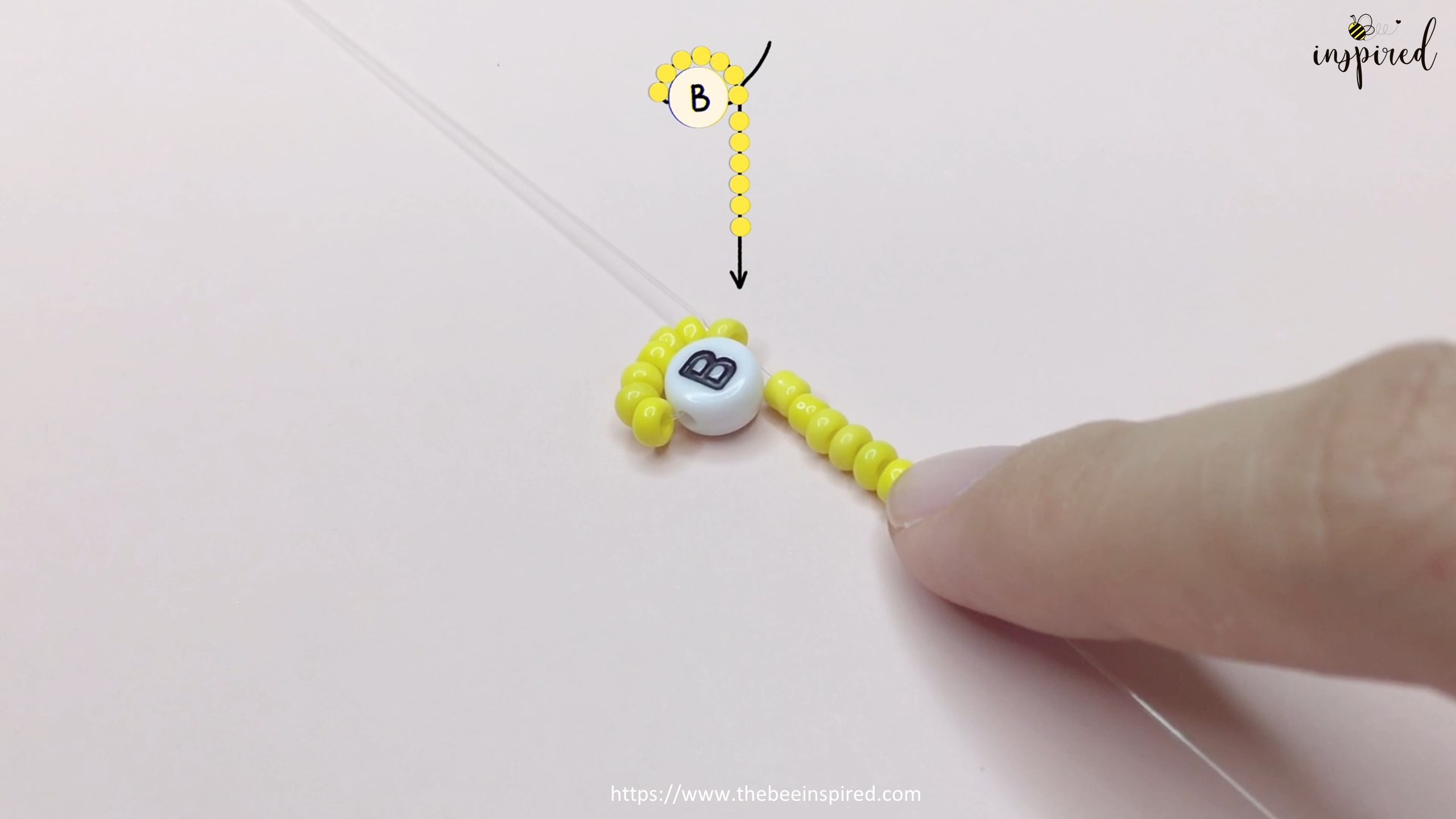 How to Make Flower Letter Beaded Bracelet_3